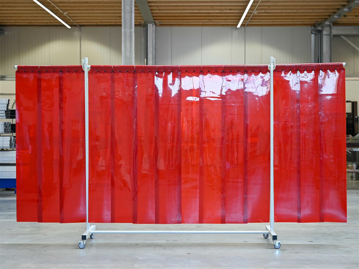 Mobile screen with swivel arms, 3 parts, slats 2 mm, red-transparent